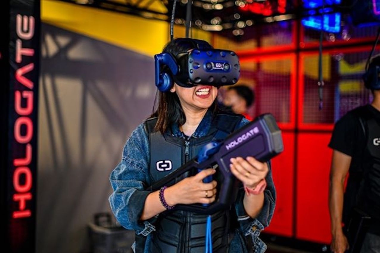 Bermain Game Melalui Virtual Reality