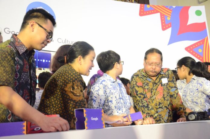Implementasi VR dalam Pengenalan Warisan Budaya Indonesia