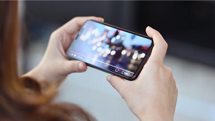 Nonton Beragam Tayangan Streaming