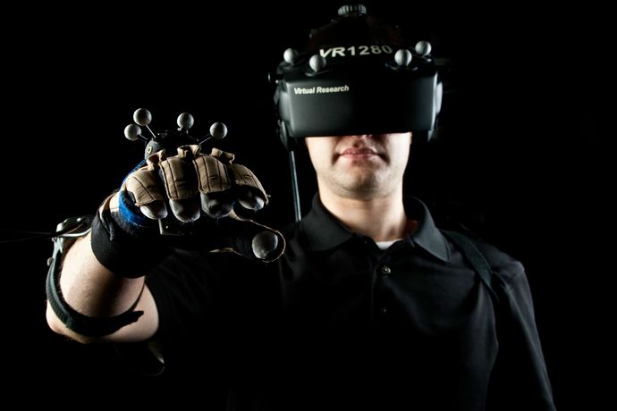 Manfaat Melihat Dunia Maya dengan Teknologi VR